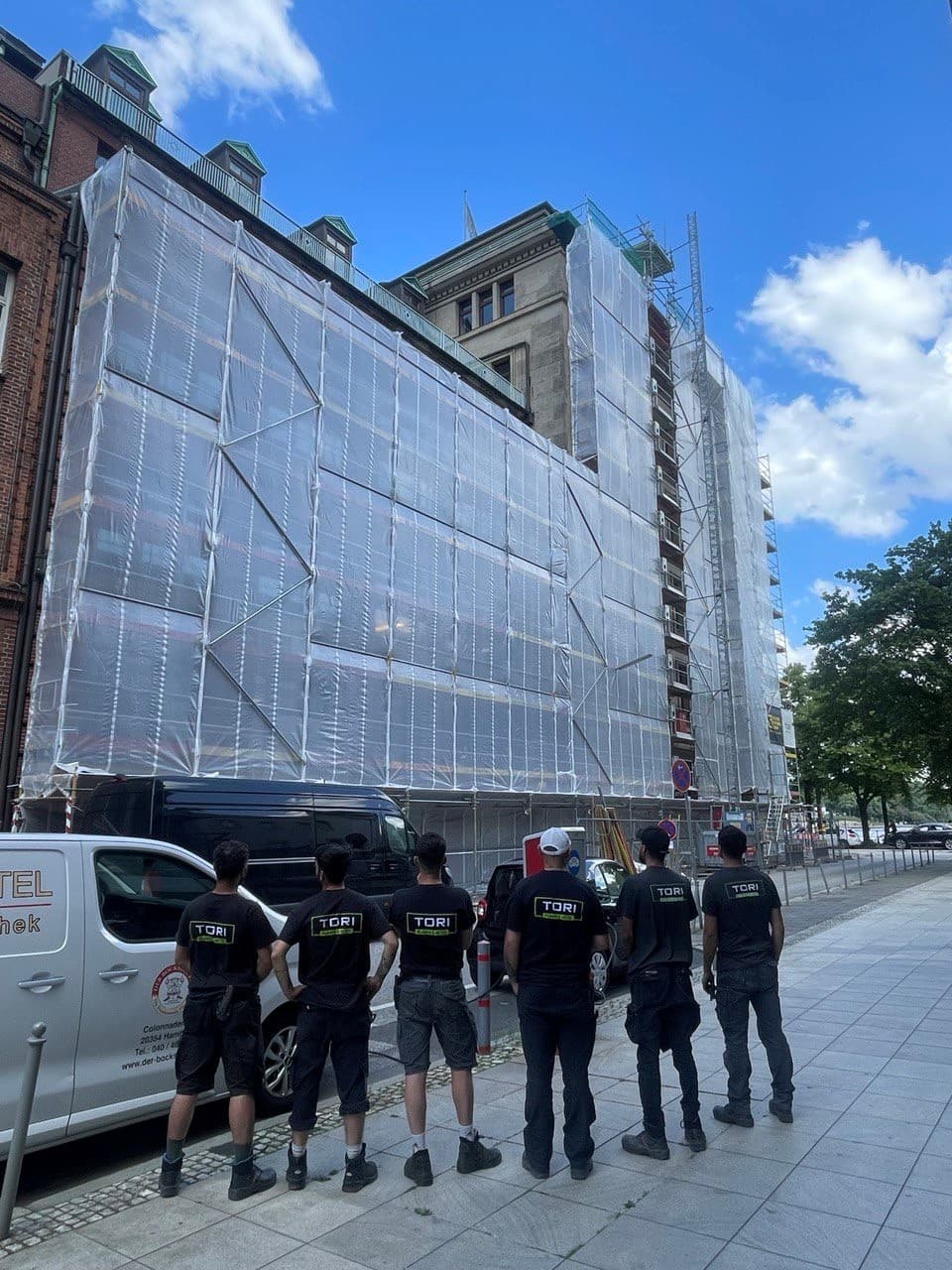 Scaffolding Tarp Installation